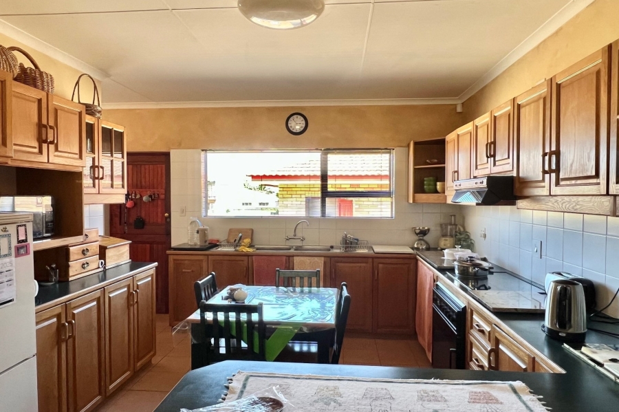 3 Bedroom Property for Sale in Wavecrest Eastern Cape